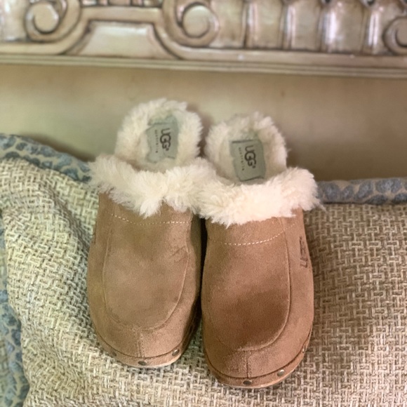Ugg Clogs US sz6 - Picture 3 of 6